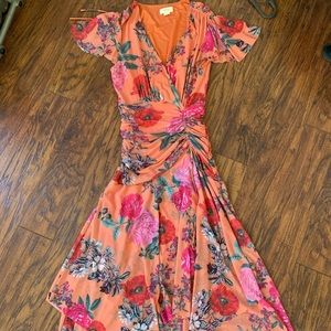 Súper cute floral dress. Wore it once